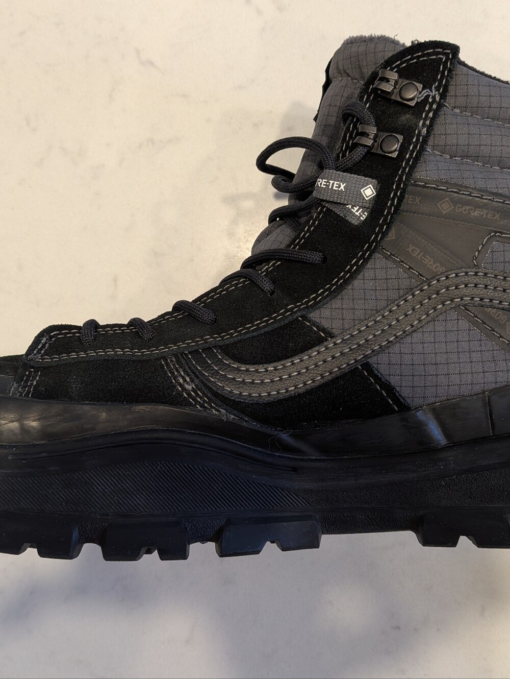GORE-TEX Men’s Black Waterproof Hiking Boots